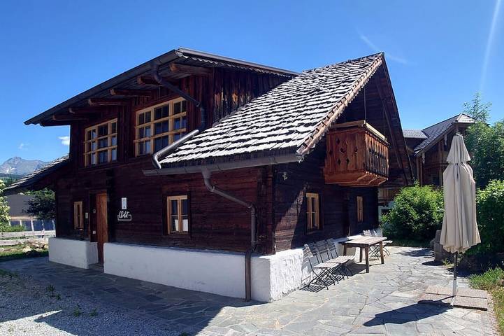 Chalet für 9 Personen, mit Sauna und Balkon sowie Garten, mit Haustier