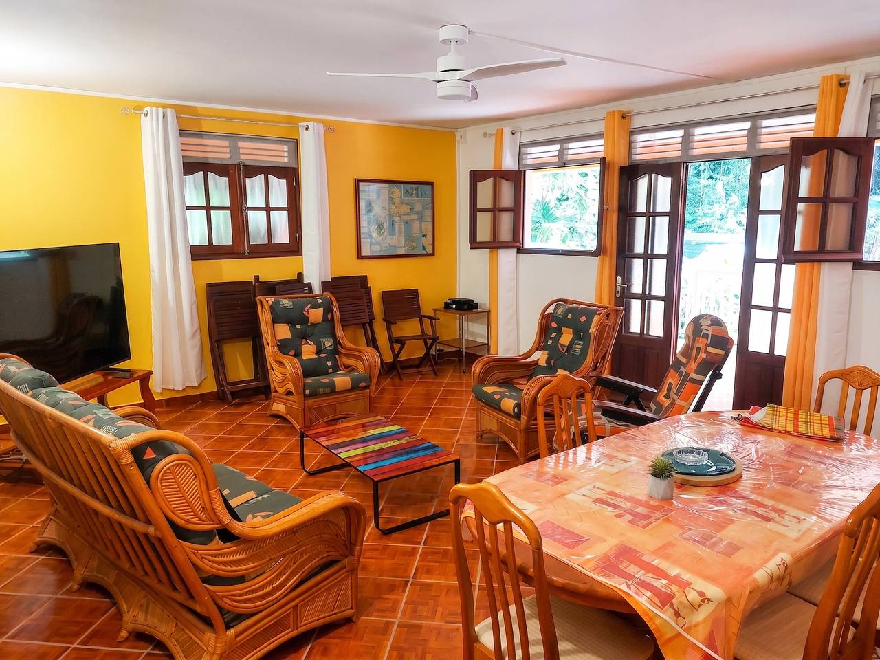 Casa encantadora en Pointe Noire, vista a montaña, jardín privado in Pointe-Noire, Guadalupe