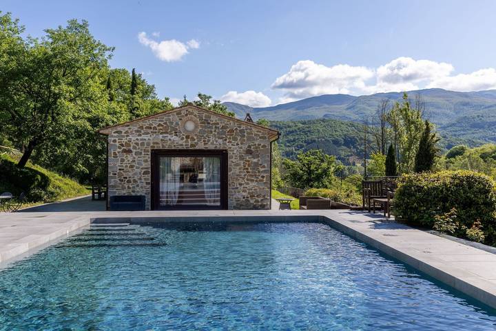 Villa per 20 persone, con Piscina in Casentino