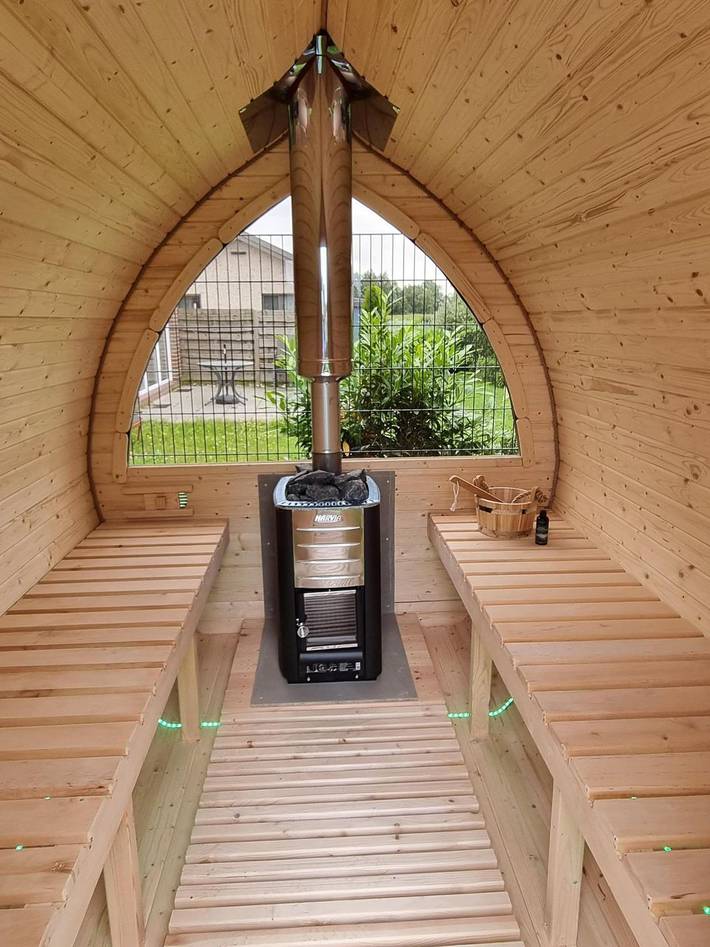 Ferienhaus für 6 Personen, mit Balkon/Terrasse und Whirlpool sowie Terrasse und Garten in Jade - 4
