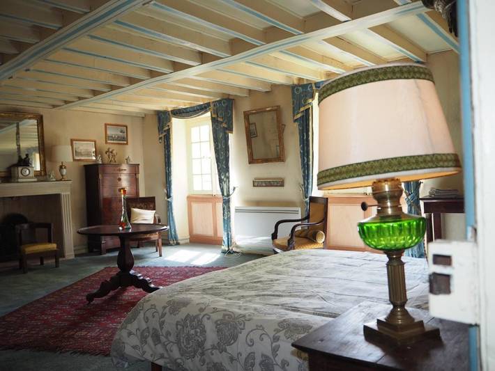 Location de vacances pour 2 personnes, avec Terrasse ainsi que Jardin et Vue à Lurcy-le-Bourg - 2