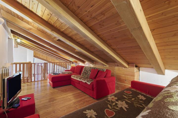 Gleise Lodge apartment with Balcony & Views in Bardonecchia, Turin Provinz
