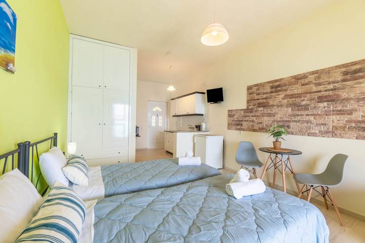 Estudio entero, Estudio 'Nikos Seaside 5' con vistas al mar, Wi-Fi y aire acondicionado in Psaras, Corfú