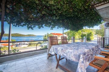 Location De Vacances pour 4 Personnes dans Ville de Vis, Vis, Photo 1