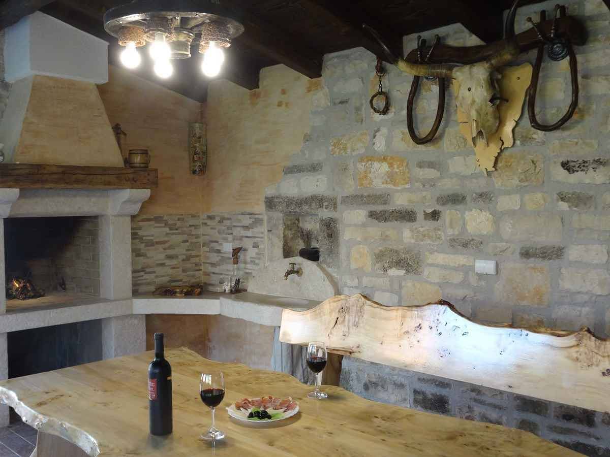 Ferienhaus mit Terrasse und Klimaanlage in Marčana, Südküste Istrien