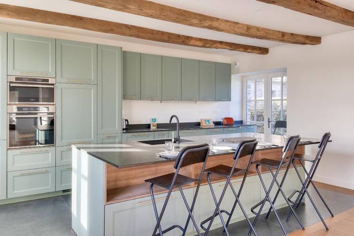 Location de vacances pour 12 personnes, avec piscine et jardin à Tréméreuc - 4