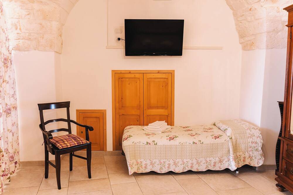 Casa del Carbonaio in Valle d'Itria- Micele Holiday Houses in Locorotondo, Bari Province