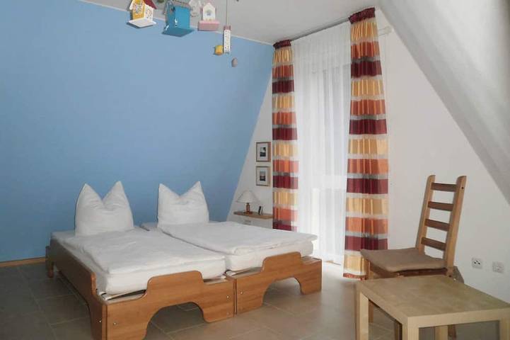 Ganze Wohnung, Ferienwohnung Dachgeschoss - Ferienwohnhaus Drei am Zemminsee in Naturbadestelle Schweriner See, Schwerin (Brandenburg)