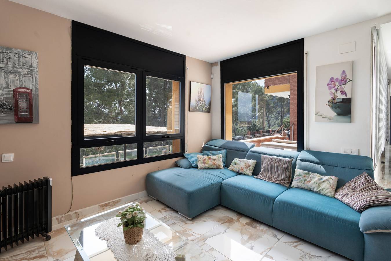 Villa « Camarassa » avec vue sur la mer, Wi-Fi et climatisation in Cervelló, Barcelone l'intérieur des terres