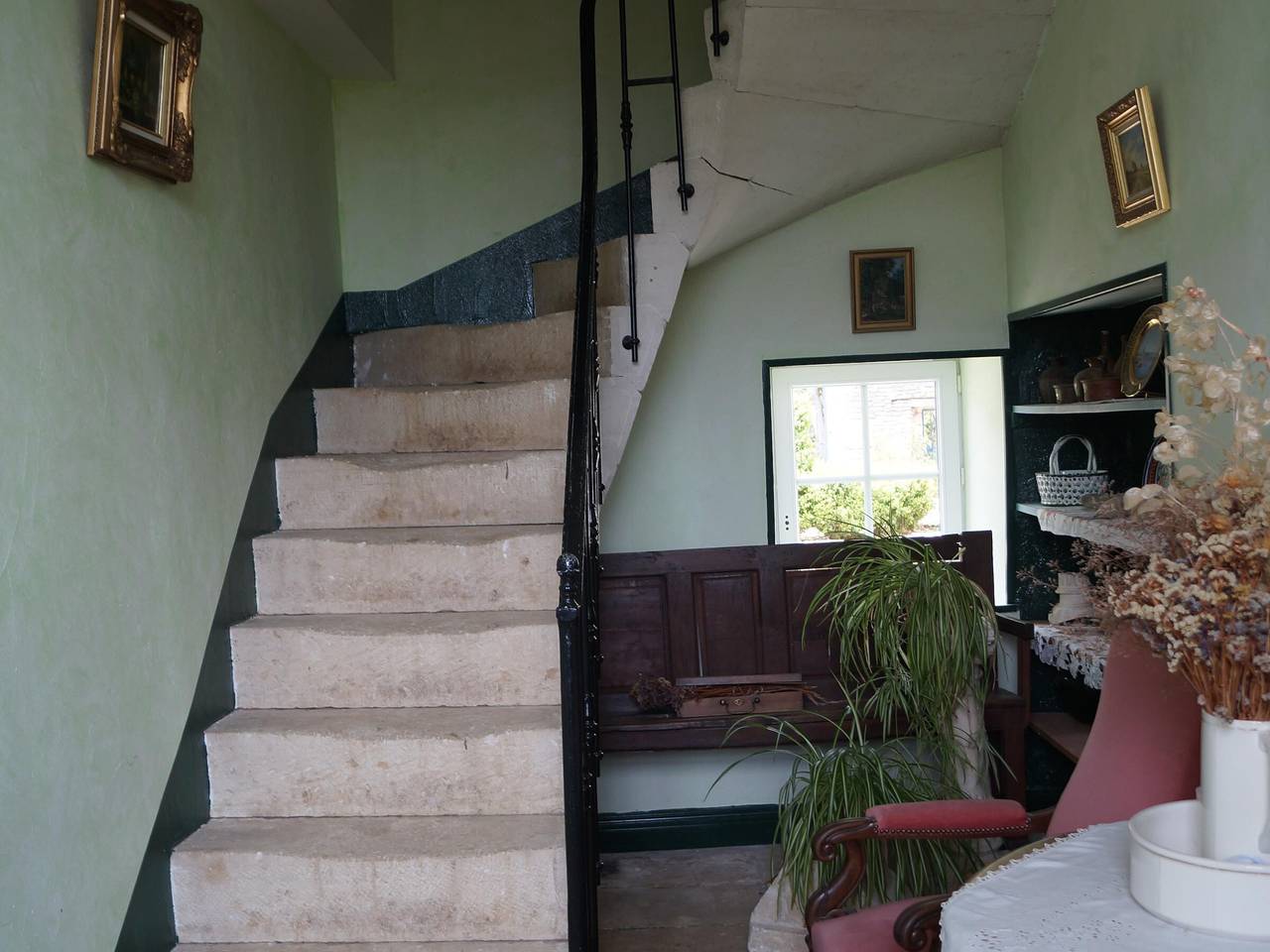 Burgundy Retreat with Private Pool and Home Dining in Dissangis, Avallon region