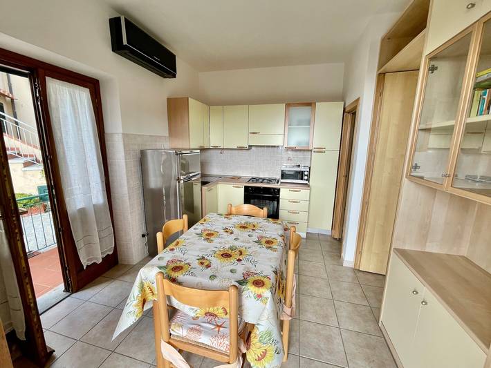 Appartamento intero, Appartamento 'Rosmarino' con Terrazza Privata, Wi-Fi e Aria Condizionata in Spiaggia di Seccheto (Campo nell'Elba), Campo nell'Elba