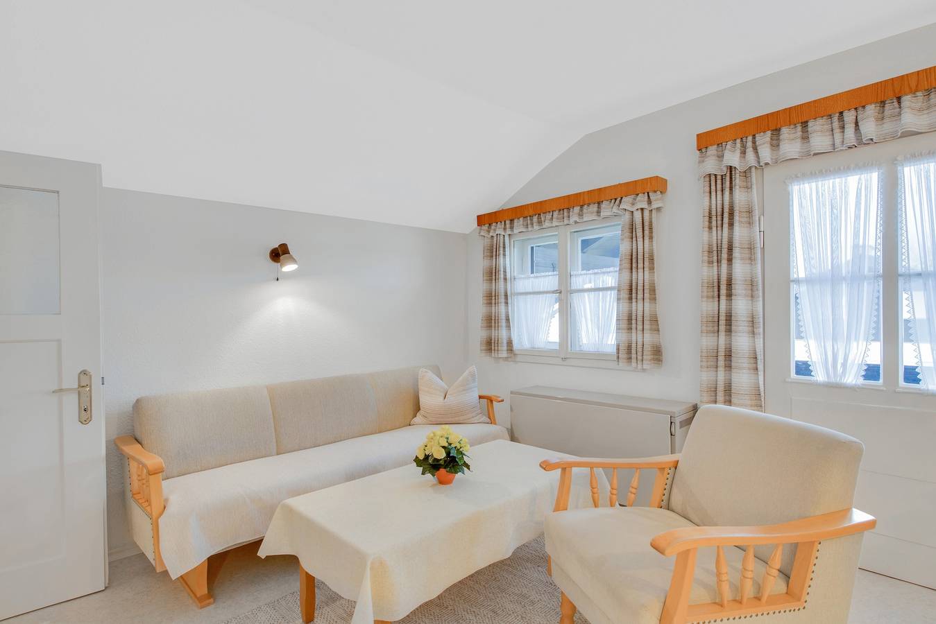 Appartement entier, Appartement de vacances Wennesz 2 sur le lac Chiemsee avec balcon orienté sud et Wlan in Chieming, Chiemsee