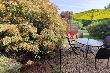 Gîte pour 4 personnes, avec jardin ainsi que terrasse et jacuzzi à Chevincourt