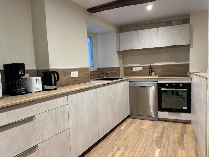 Location de vacances pour 8 personnes, avec balcon dans Office De Tourisme Du Pays De Murat Sud Auvergne - 2