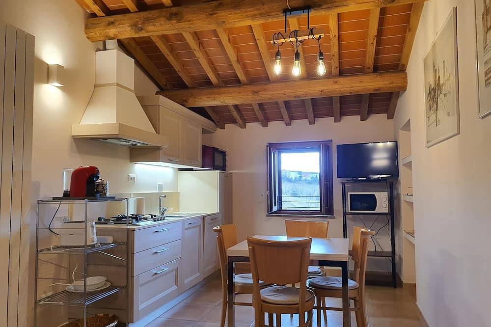 Geheel appartement, Roberta appartement 100 m van de muren in San Gimignano, Provincie Siena