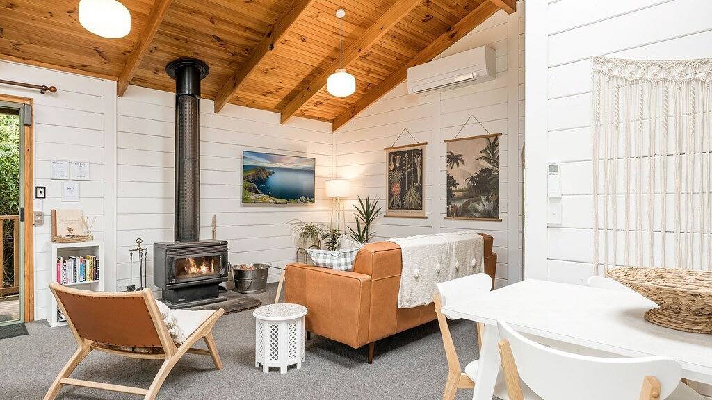 The Beach Cottage - Cottage by the sea for you and your pets in Wye River, Colac Otway Shire