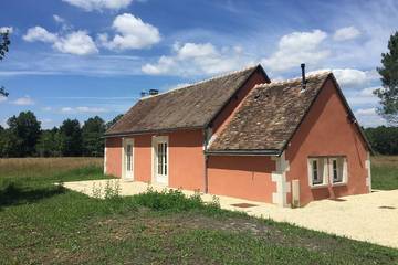 Gîte pour 4 personnes, avec piscine et jardin à Ambillou