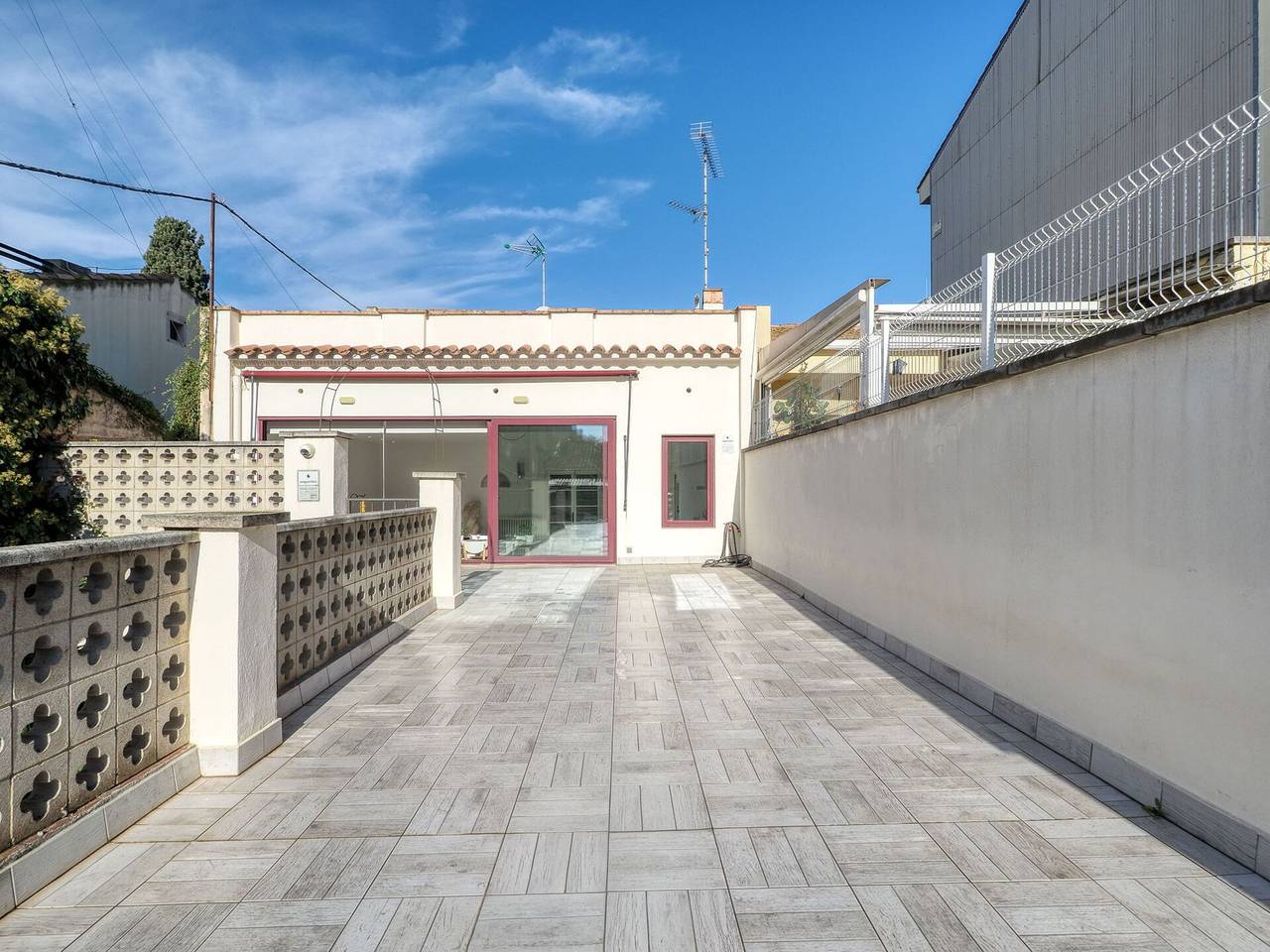 Artistic - Artistic 400.1 in Figueres, Upper Empordà