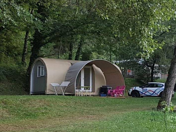 Flower Camping Le Pont du Tarn - Bungalow de lona 2/4 personas - Coco Sweet 16m² - 2 habitaciones - Sin baño - Riverside in Florac-Trois-Rivières, Cevenas