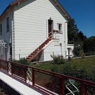 Appartement de vacances pour 3 personnes, avec jardin dans le Puy-de-Dôme