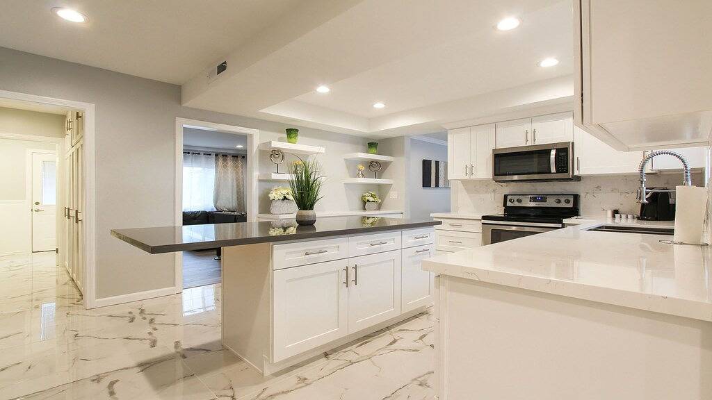 Neues umgebautes Haus mit Pool in Thousand Oaks in Thousand Oaks, Ventura County