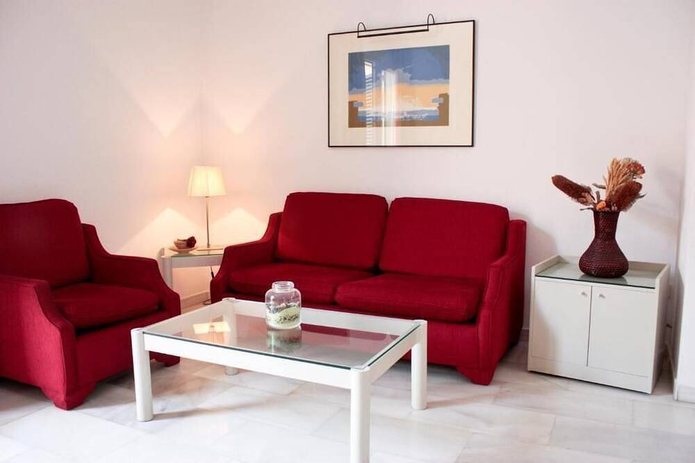 Apartamento entero, Apartamento Estándar tipo «estudio» de aprox. 50 m2 in Mairena del Aljarafe, Provincia de Sevilla