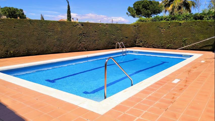 Appartement de vacances pour 6 personnes, avec terrasse ainsi que jardin et piscine - 1