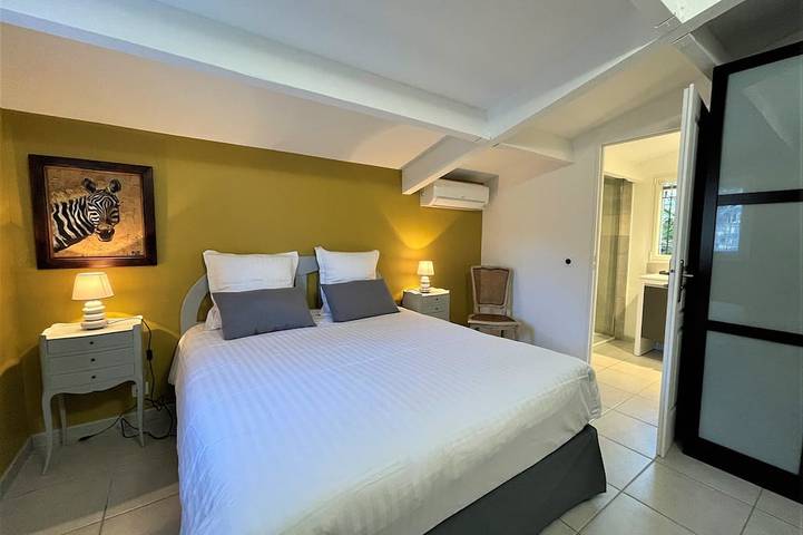 Location de vacances pour 2 personnes, avec piscine ainsi que terrasse et jardin à Séguret - 2