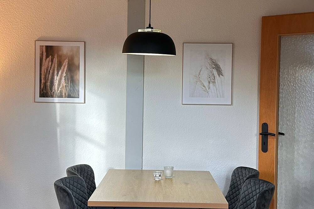 Ganze Wohnung, Entspannte Ferienwohnung „Haus Möwe“ direkt am Meer auf Pellworm! in Tammensiel, Pellworm