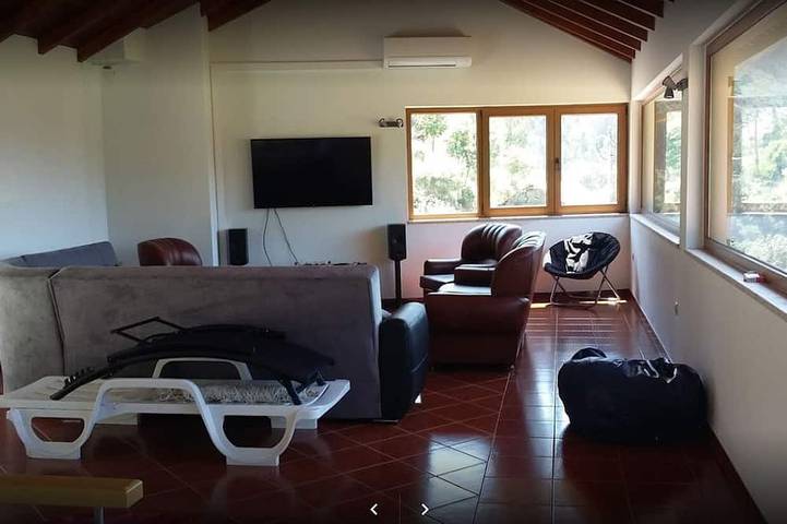 Gîte pour 6 personnes, avec piscine ainsi que jardin et balcon à Lagorce - 4