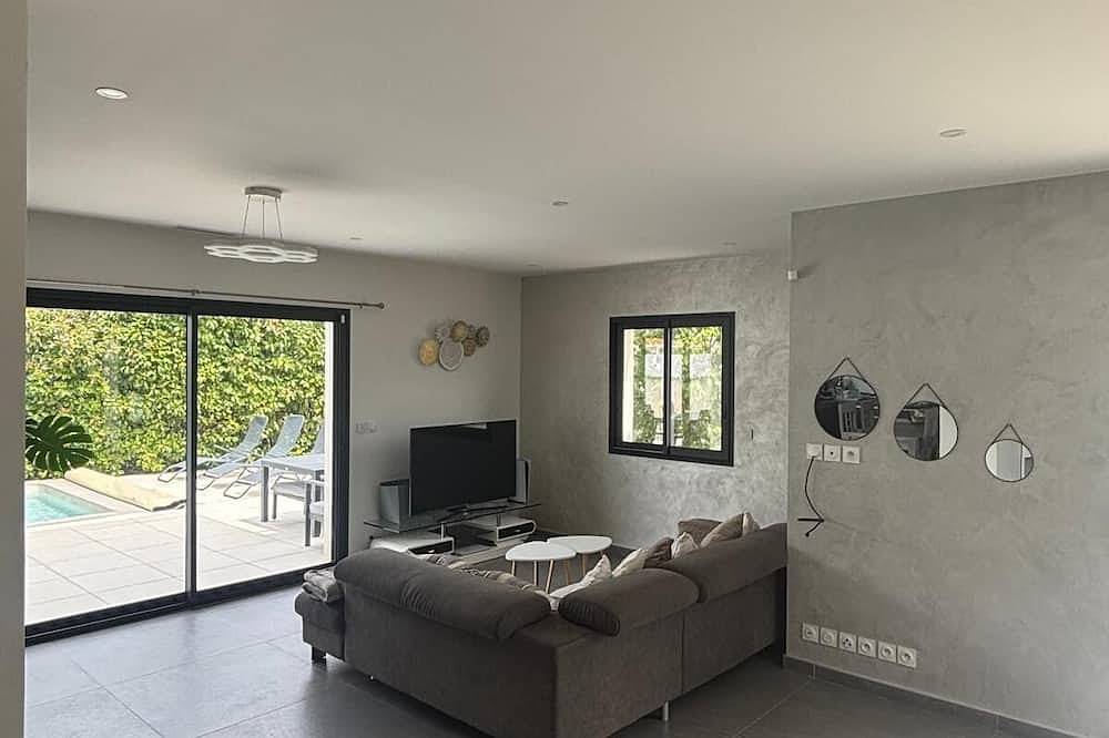 4-bedroom villa with pool - Montarnaud (34) - Families only in Montarnaud, Región de Lodève