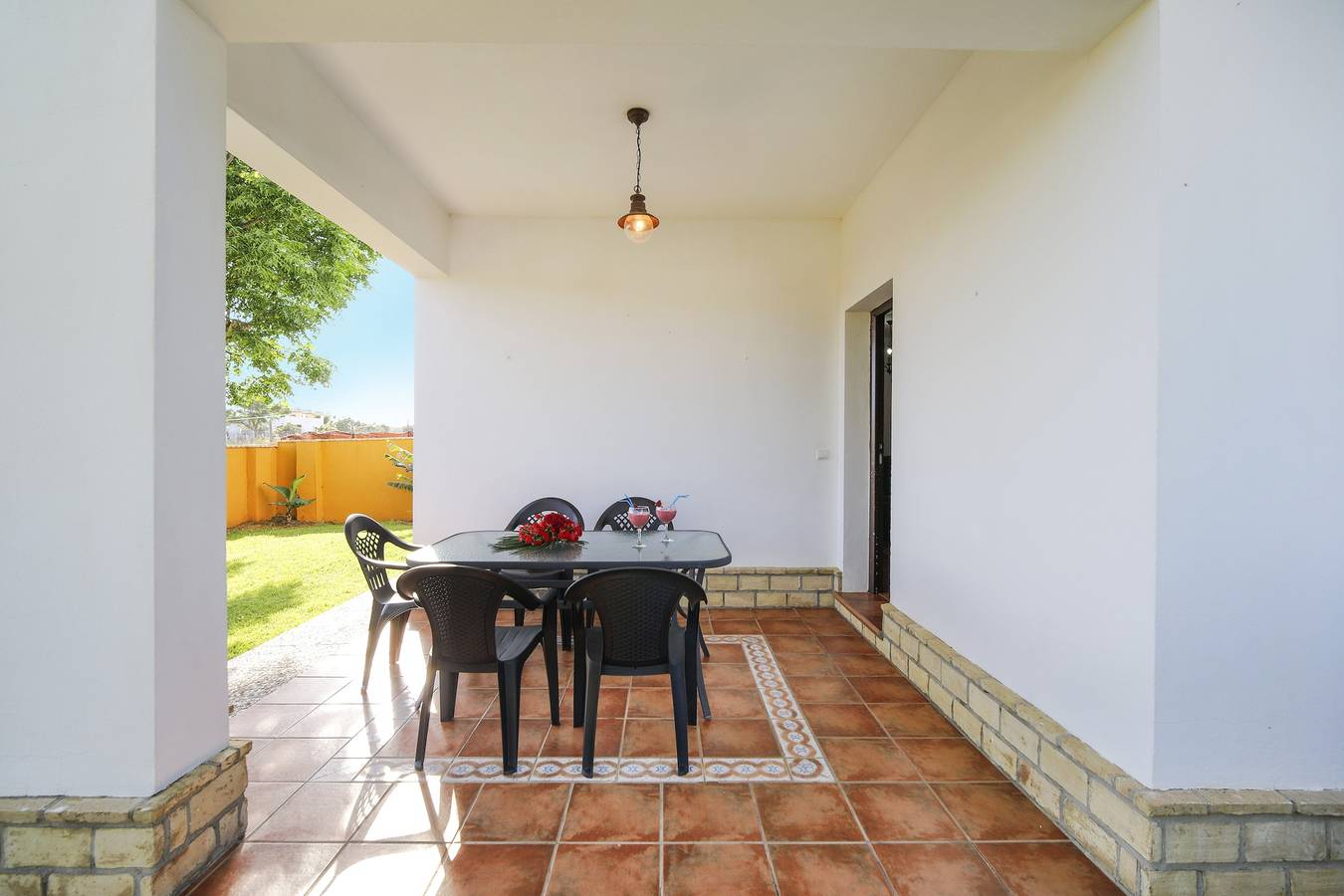 Casa de vacaciones "Los Paraisos 3" con vistas al mar, Wi-Fi, jardín, terraza y piscina compartida in Fuente del Gallo, Conil de la Frontera