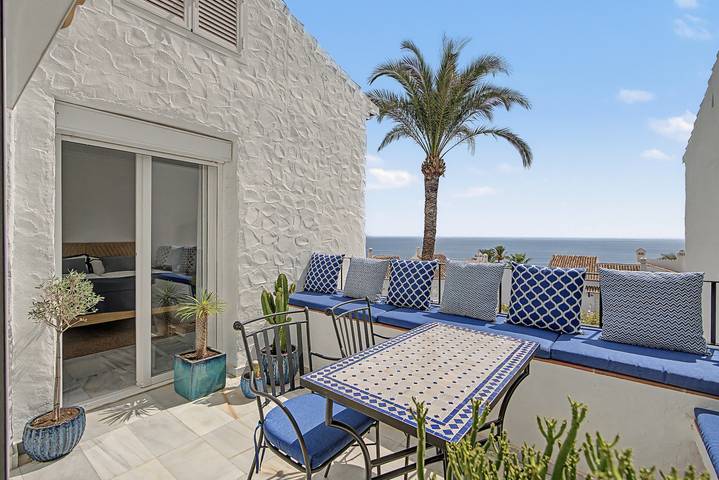 Appartement entier, Appartement « Vista Azul » avec vue sur la mer, Wi-Fi et climatisation in La Herradura, Almuñecar