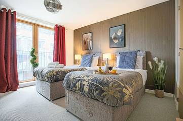 Apartment for 6 People in Milton Keynes, South East England, Photo 2