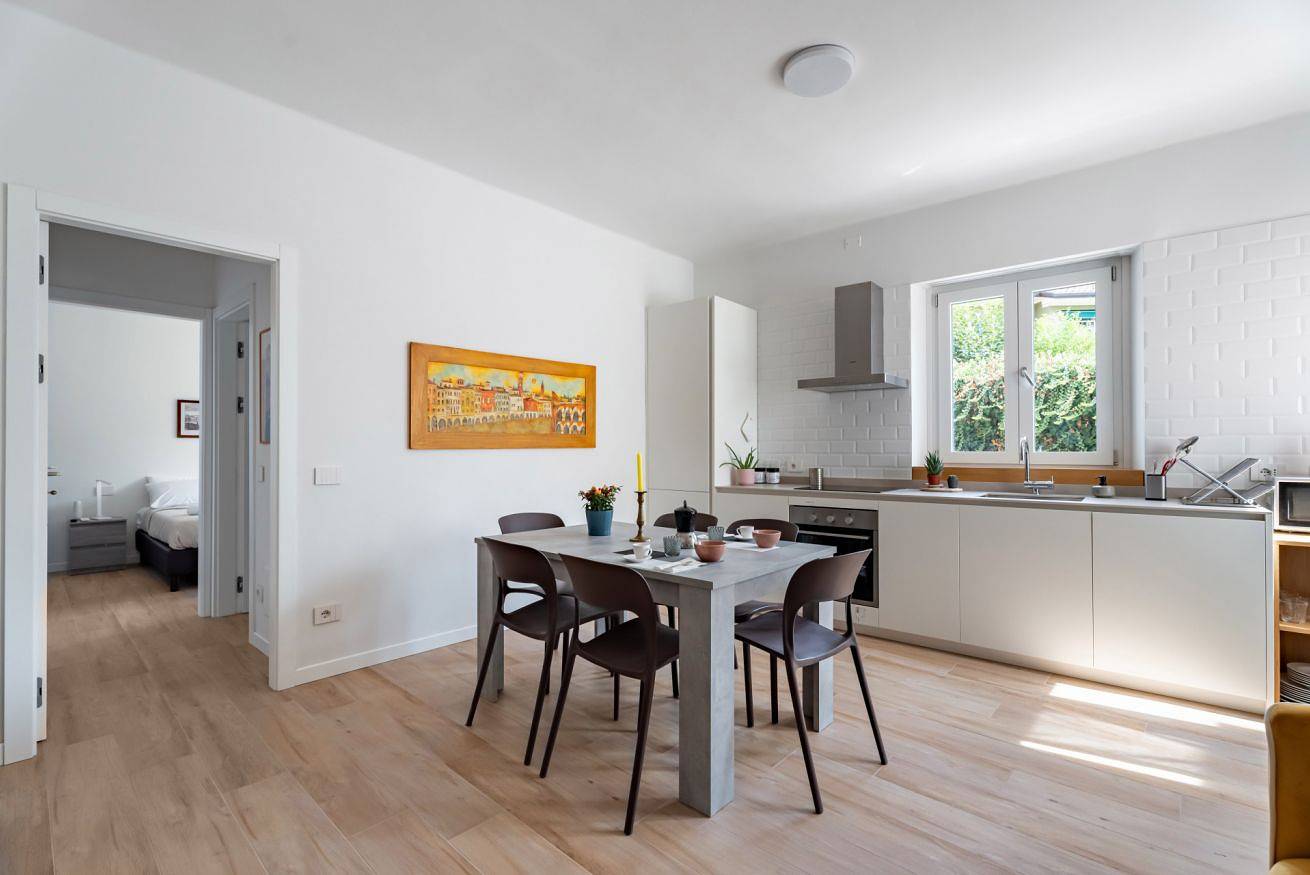 Appartement entier, San Zeno Modern Apartment near the centre! in Centro Storico, Vérone