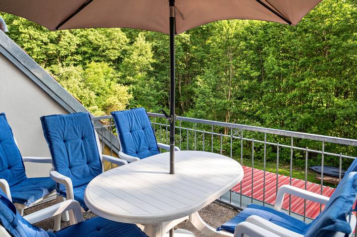 Ferienwohnung für 6 Personen, mit Balkon und Garten sowie Sauna in der Feldberger Seenlandschaft