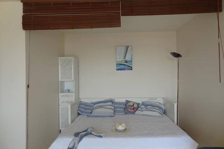 Gîte pour 2 personnes, avec terrasse ainsi que jardin et jacuzzi dans Plage de Nauzan - 3