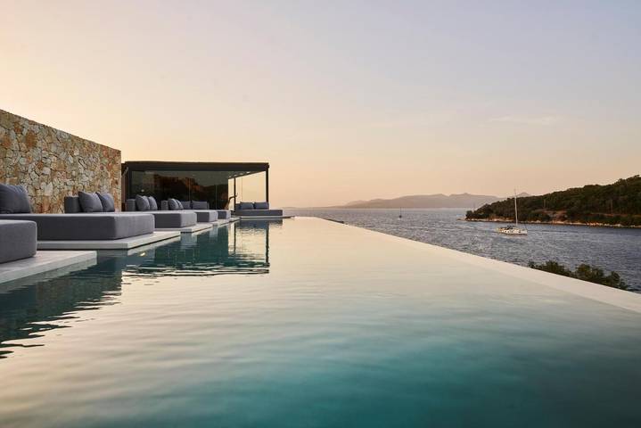 Ferienanlage für 2 Personen, mit Pool und Ausblick sowie Sauna und Garten in Griechenland