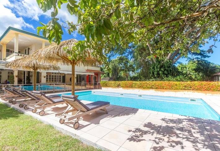 Hôtel pour 3 personnes, avec jardin ainsi que vue et piscine