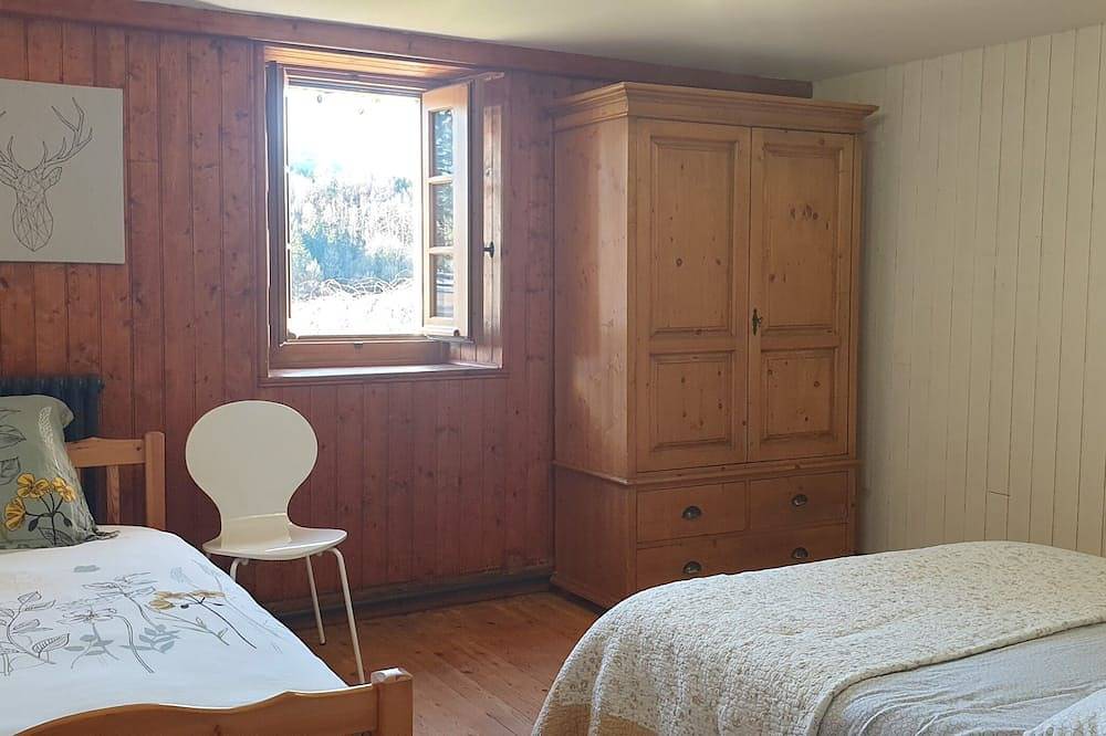 Ganze Wohnung, Apartment-Einfach-Ensuite-Bergblick in Mieussy, Region Bonneville