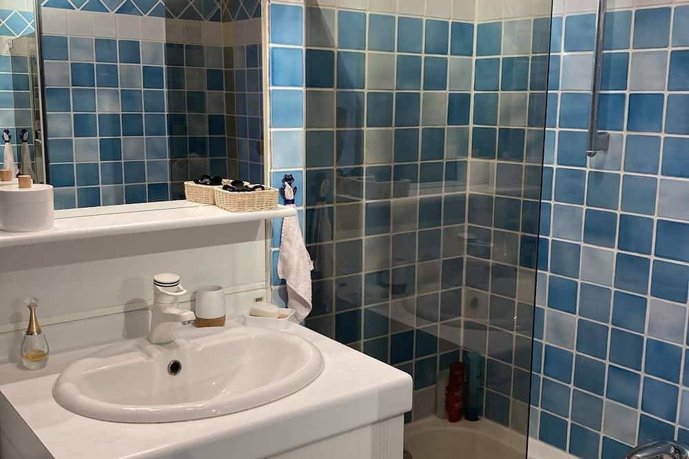 Geheel appartement, Location Saisonnière Appartement Avec Terrasse vue Mer, Résidence Avec Piscine in Nice, Nice en omgeving