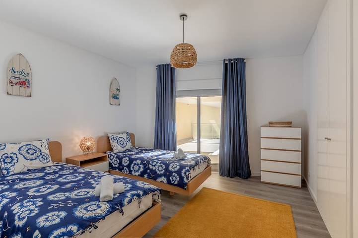 Appartement entier, Rêves de la mer / Rêves océaniques Sesimbra. Vue sur la mer. in Praia da Califórnia, Sesimbra