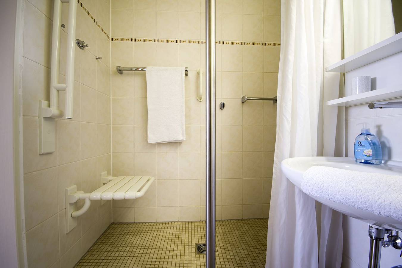 Ganze Wohnung, Meerblick-Ferienwohnung für bis zu 4 Pers. mit Schwimmbad und Sauna in Sahlenburg Strand, Cuxhaven