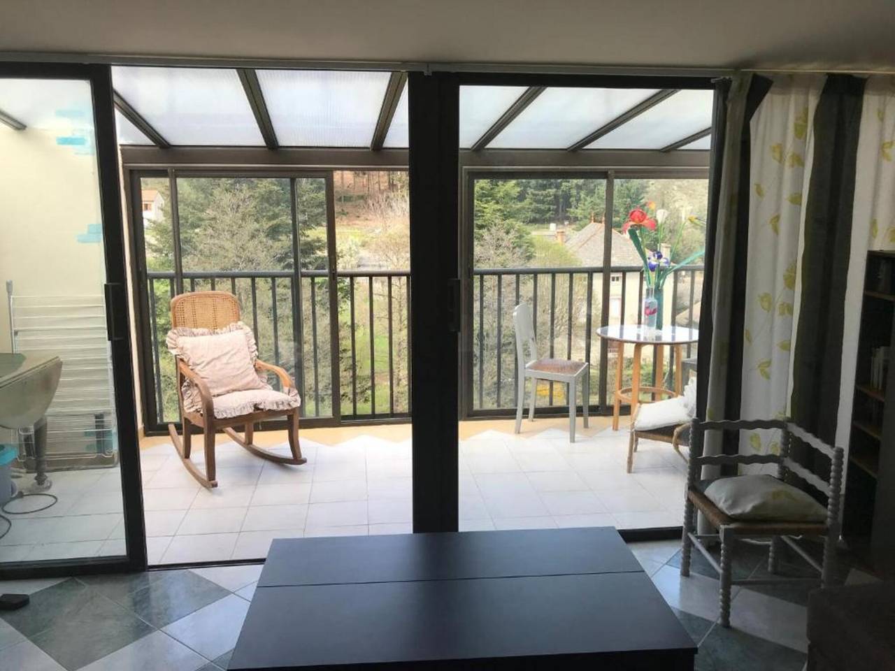 Appartement entier, Appartement 'Le Grenier D'annick' avec vue sur les montagnes, terrasse privée et Wi-Fi in Villefort, Parc national des Cévennes