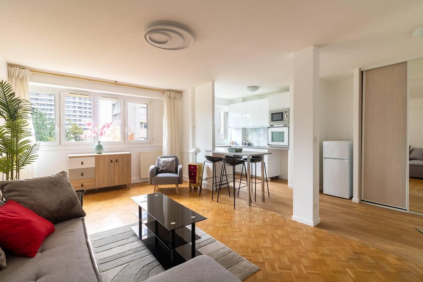 Ganze Wohnung, Appartement Boieldieu - Welkeys in Puteaux, Hauts-de-Seine