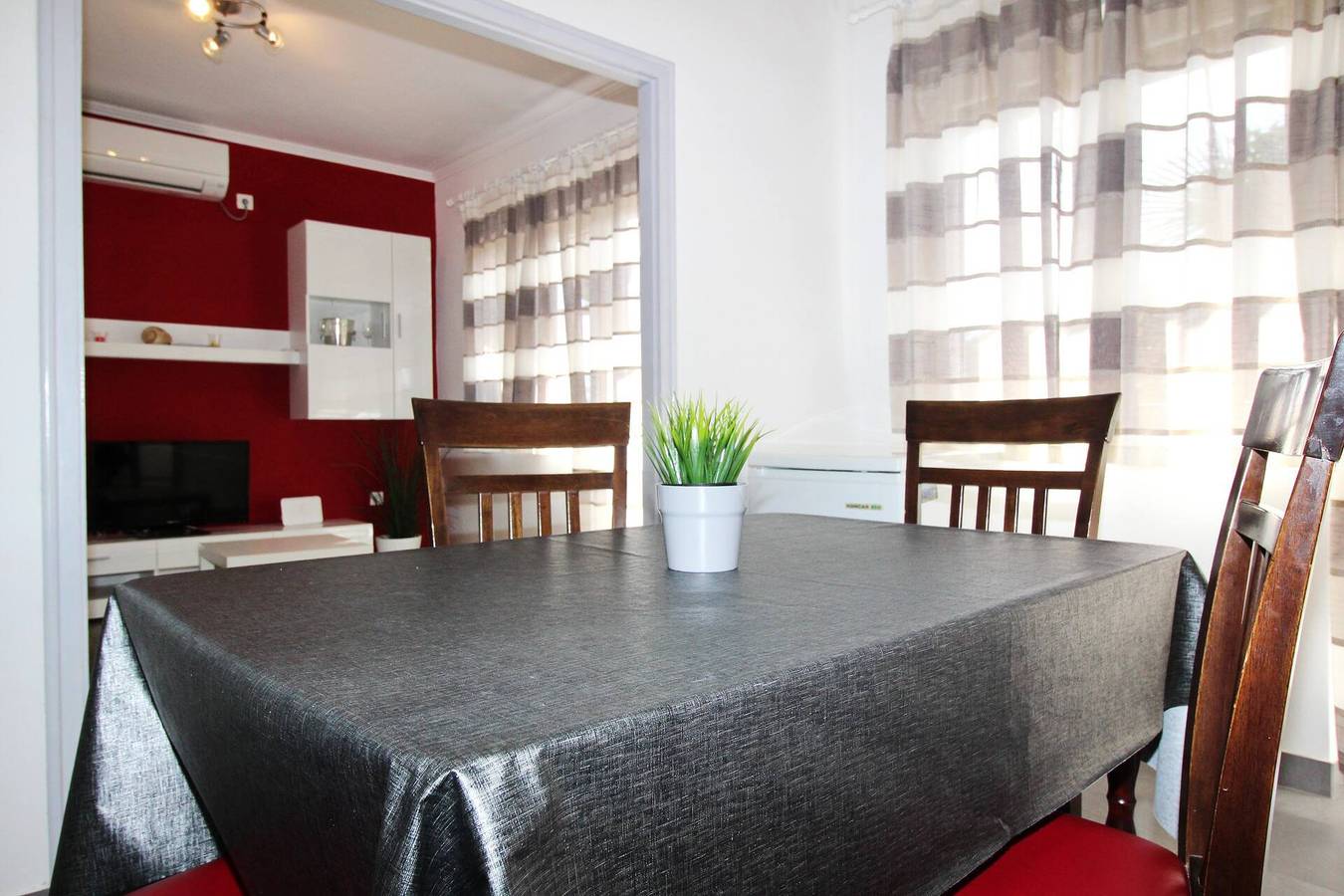 Entire apartment, Apartment Mihaela - 350m from the Beach in Baska, Krk