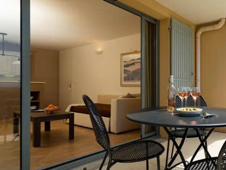 Madame Vacances - Résidence Provence Country Club - Appartement 6 personnes - 3 pièces 5/6 personnes - Climatisé in Saumane-de-Vaucluse, Vaucluse