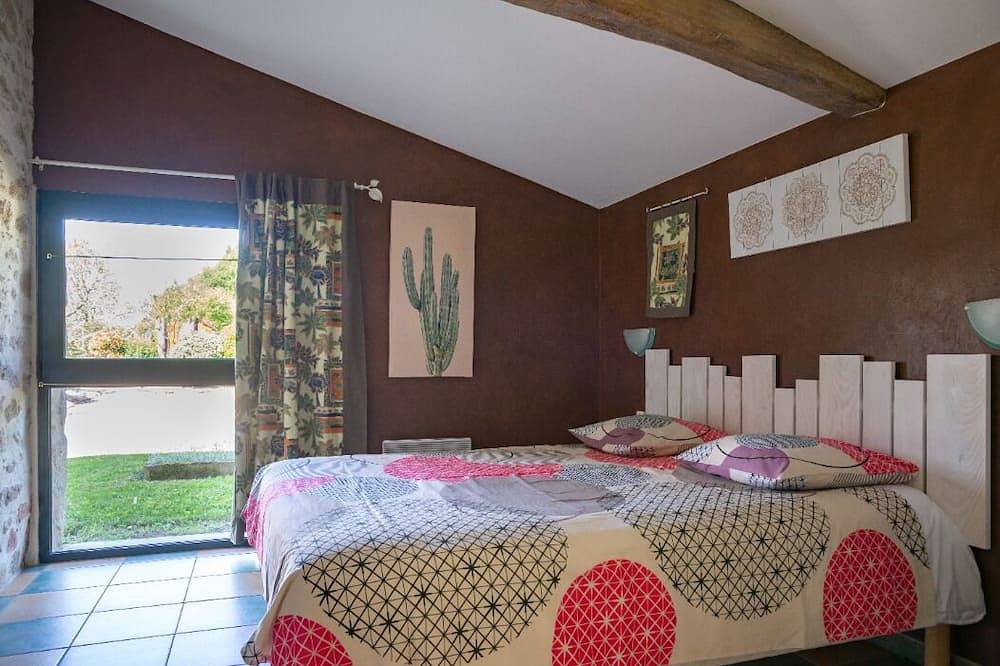 The \"Gîtes de L'Oda\": Class 2 * with heated indoor pool !!! in Le Poiré-sur-Vie, Loire Valley