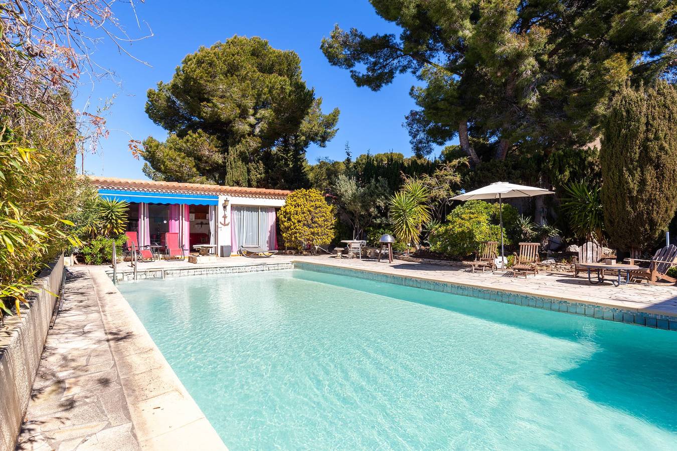 Maison de vacances 'Petite Maison' avec piscine partagée, terrasse commune et Wi-Fi in Carry-le-Rouet, Côte méditerranéenne (France)