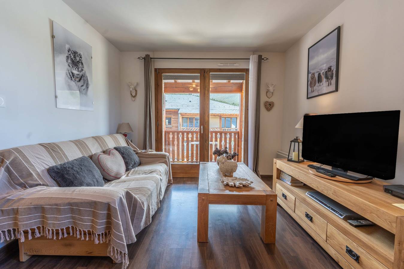 Apartamento entero, Apartamento «Le Madres» con vistas al lago y terraza privada in Les Angles, Parque Natural Regional de los Pirineos Catalanes